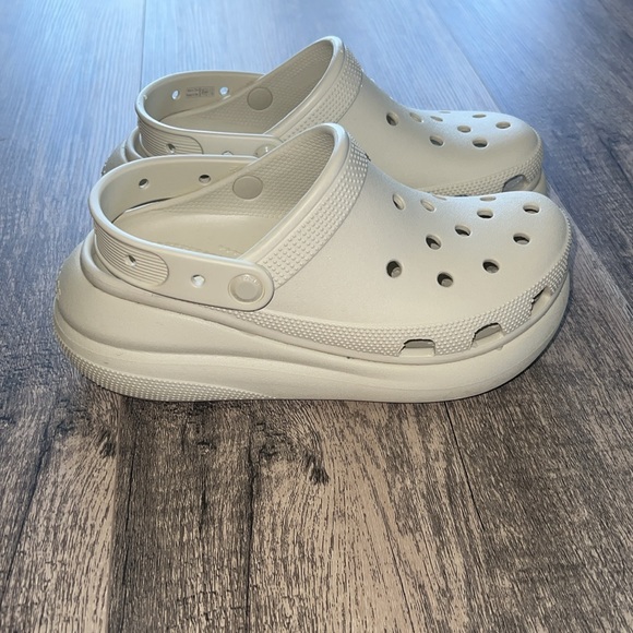 #129. Crocs crush clog in color BONE - Picture 4 of 5